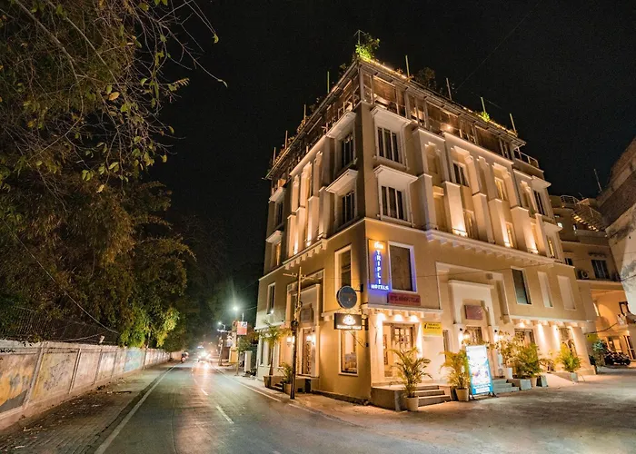 Tripli Hotels Shambhu Villas